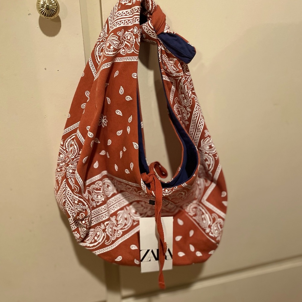 Orange paisley printed shoulder bag by Zara